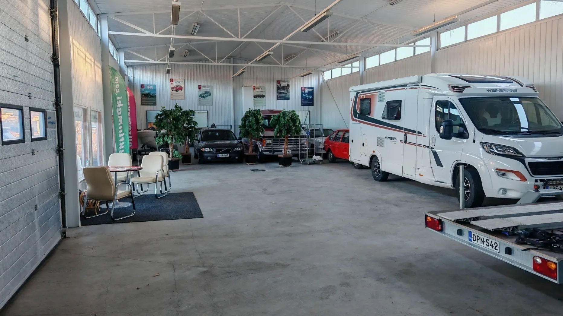 Uurinmäki Oy rengashalli ja rengaspalvelut